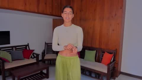  LYNN  online show from November 30, 4:49 am