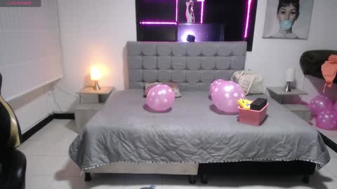 lynn_turner_ online show from April 19, 12:16 pm