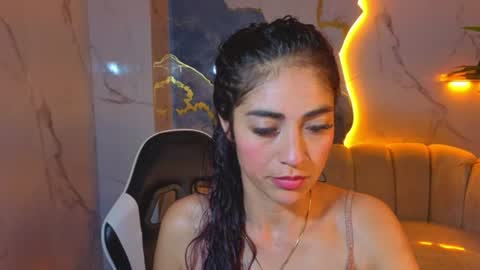 Mabell online show from June 13, 3:04 am
