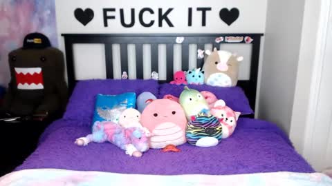 Mackenzie Wolfe online show from October 30, 4:37 am