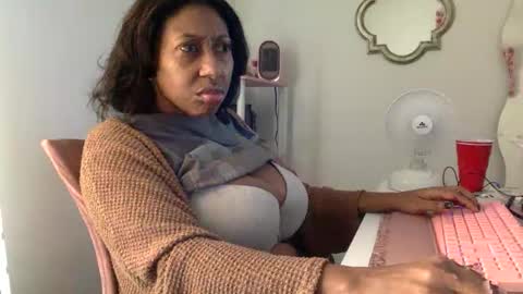 madam_glam online show from March 12, 8:33 pm