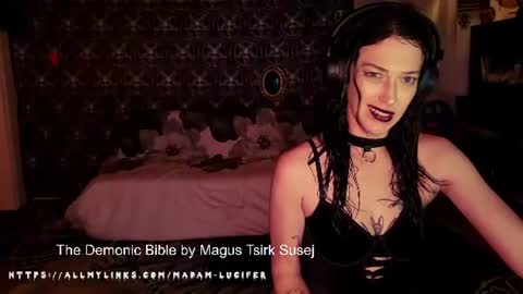 Madame Lucifer online show from July 23, 1:58 am