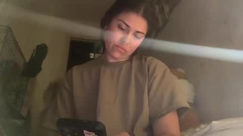 SummerPeach online show from January 12, 3:49 am