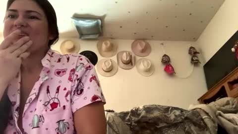 SummerPeach online show from January 2, 6:12 pm