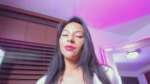    online show from March 3, 8:37 pm