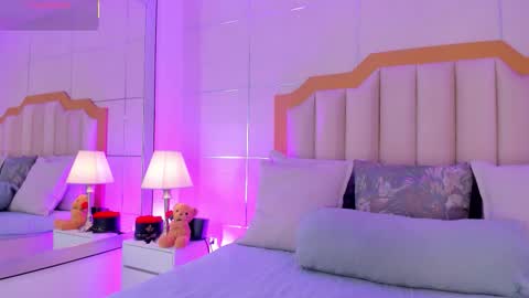    online show from February 12, 7:59 pm