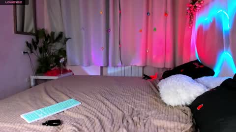 maddyfever online show from June 15, 1:33 pm
