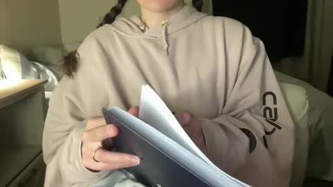 maddyhasyummypussy online show from March 24, 12:05 am