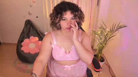 madelaine_taylor online show from February 25, 12:05 pm