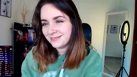 madelamee online show from February 10, 4:54 pm