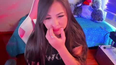 Emily     Only Fans  online show from March 5, 8:33 pm