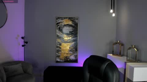 Snapshot of madelinefox_ chatting on March 2, 9:32 am Madeline online show from March 2, 9:32 am