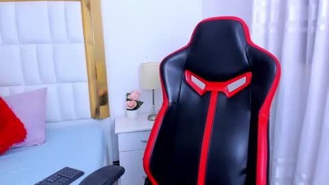 Madeline online show from February 22, 1:17 am