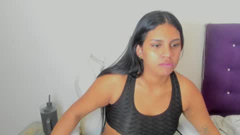 madelinesquit online show from April 19, 7:38 pm