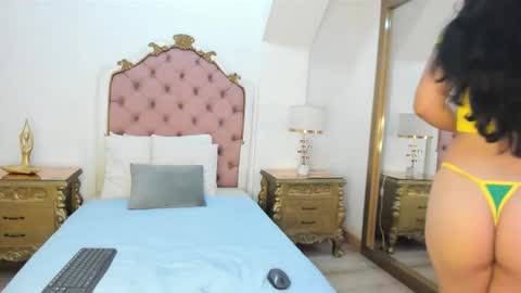 madelyn walker  online show from January 15, 11:49 am