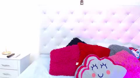 Snapshot of madison_horny69 chatting on February 28, 1:03 pm Jenny  online show from February 28, 1:03 pm