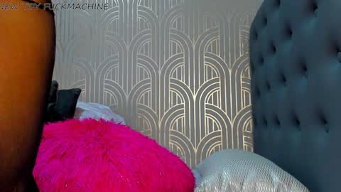 Snapshot of madison_milan chatting on December 7, 5:26 am online show from December 7, 5:26 am