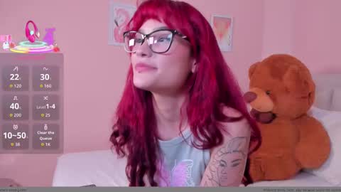 Mae Lyra online show from November 28, 9:51 pm