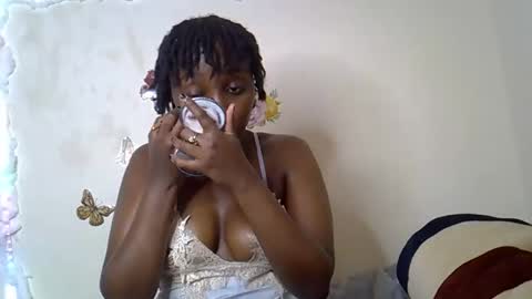 Maee online show from November 15, 2:40 pm