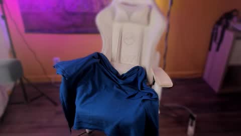 Maevee online show from November 5, 10:20 am