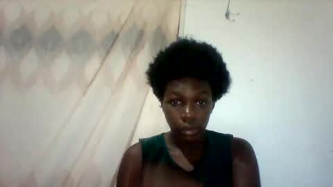 maevre_ online show from February 20, 11:12 am