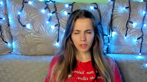 Maggie online show from July 14, 2:05 am