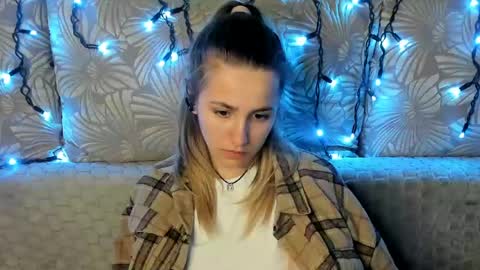 Maggie online show from May 16, 2:03 am