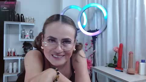 Maghenta-MS mature online show from September 14, 11:57 pm