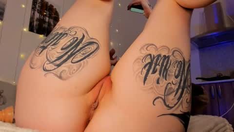 Snapshot of magic_alie chatting on September 28, 8:36 pm Magic Allie online show from September 28, 8:36 pm