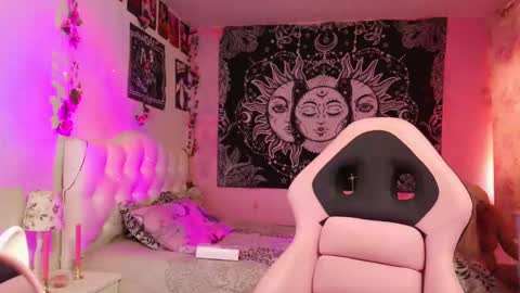 Claire online show from February 14, 2:02 pm