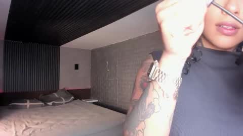 Snapshot of magic_marg chatting on October 11, 8:55 pm Marge online show from October 11, 8:55 pm