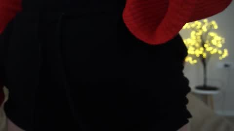 Emily online show from February 25, 6:01 pm