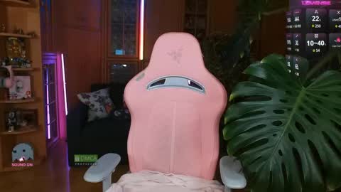 Nicole online show from April 20, 6:11 pm