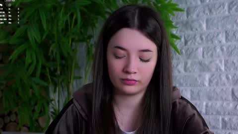 Lucy online show from April 29, 3:54 am