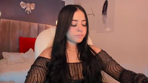 Snapshot of maiiitee_ chatting on February 1, 2:34 pm Mait online show from February 1, 2:34 pm