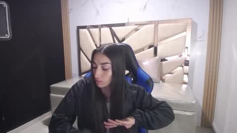 Maily online show from November 2, 2:59 am