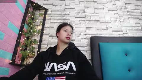  MAILY CAN  online show from November 20, 12:50 pm