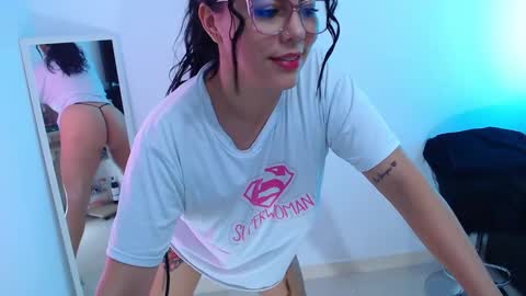 Snapshot of mailywindsor chatting on March 5, 1:06 pm Maily online show from March 5, 1:06 pm