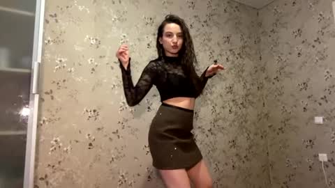 DIna online show from April 18, 3:14 pm