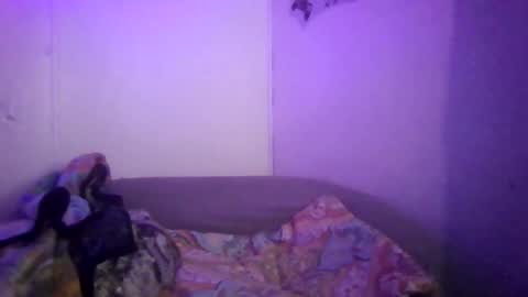 Snapshot of make_me_cum_69x chatting on October 15, 10:29 am make_me_cum_69x online show from October 15, 10:29 am