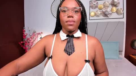 makena online show from March 14, 3:51 am