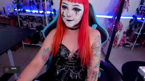Snapshot of makii_33 chatting on October 1, 11:31 pm ...  ... online show from October 1, 11:31 pm