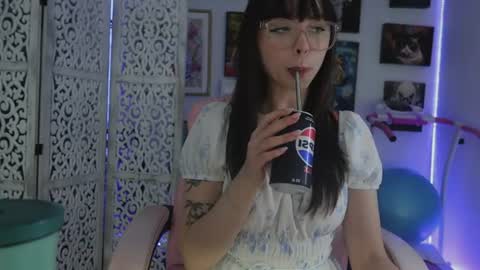 MakiyahBelle online show from June 24, 7:51 am