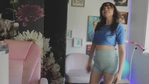 MakiyahBelle online show from April 15, 6:03 am