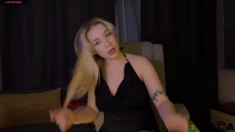 maksisisia online show from March 23, 3:51 pm