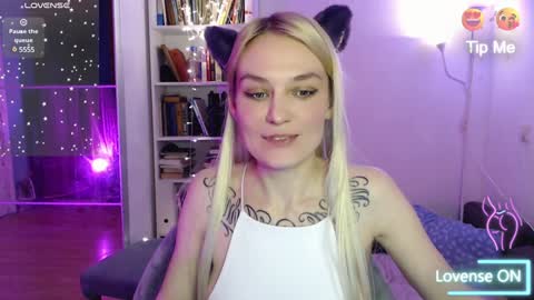 Snapshot of mali_sia chatting on December 4, 3:48 am Mischelle online show from December 4, 3:48 am