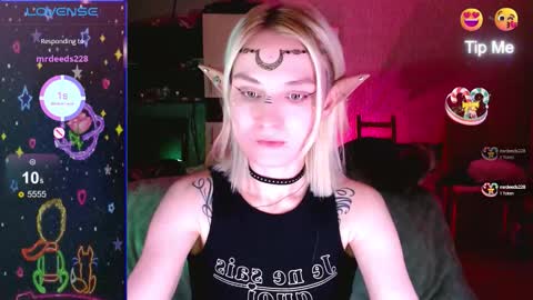 Snapshot of mali_sia chatting on October 9, 2:37 am Mischelle online show from October 9, 2:37 am