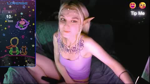 Snapshot of mali_sia chatting on October 4, 6:08 am Mischelle online show from October 4, 6:08 am