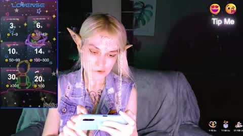 Snapshot of mali_sia chatting on September 30, 12:16 am Mischelle online show from September 30, 12:16 am