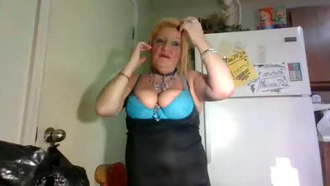 malinda702 online show from December 15, 11:32 pm